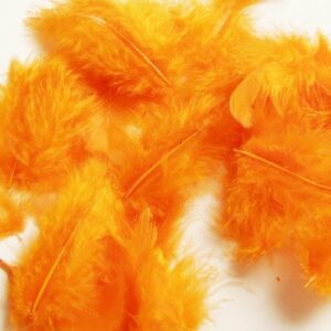 Fjer og dun i orange til Halloween pynt - Stort udvalg af hobbymaterialer til halloween